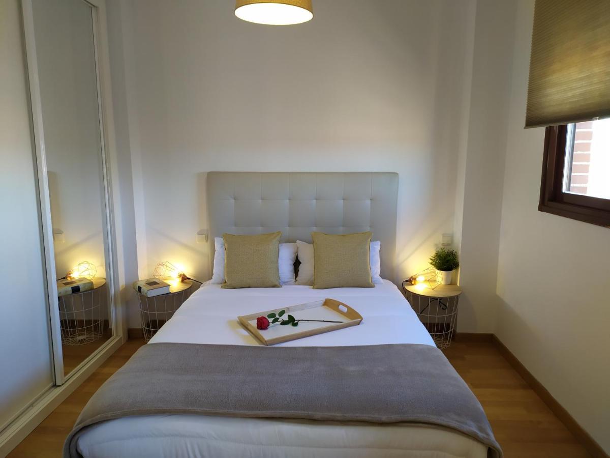 Apartamentos Pirra - Aeropuerto Ifema Madrid Bagian luar foto