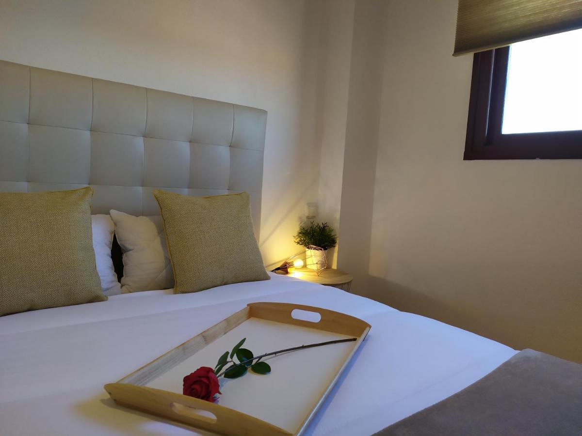 Apartamentos Pirra - Aeropuerto Ifema Madrid Bagian luar foto