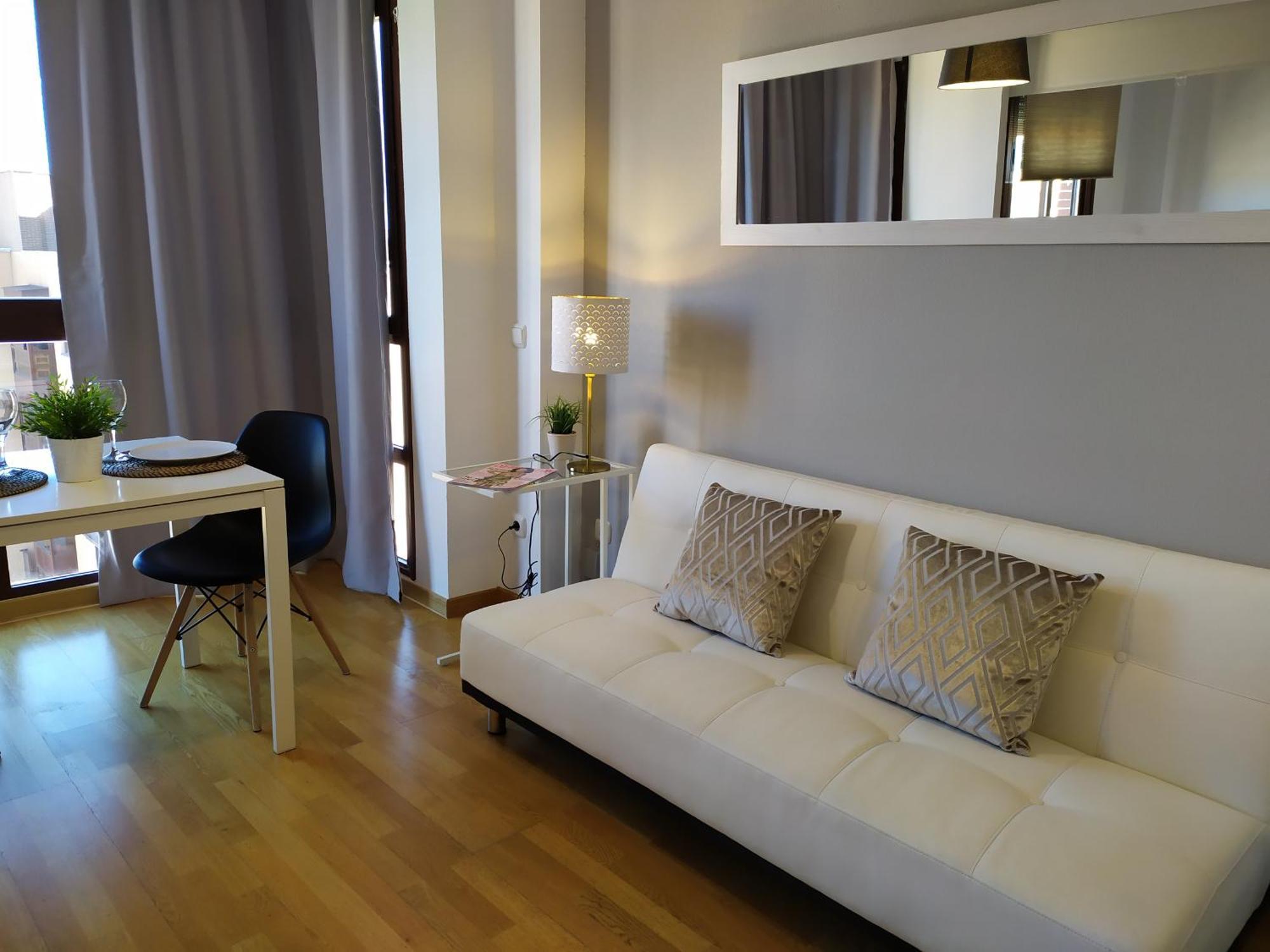 Apartamentos Pirra - Aeropuerto Ifema Madrid Ruang foto