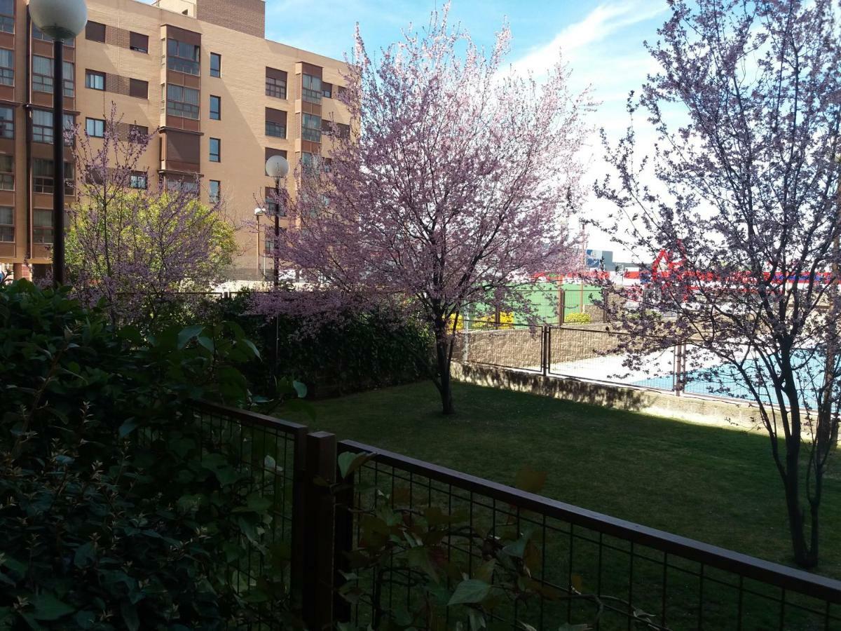 Apartamentos Pirra - Aeropuerto Ifema Madrid Bagian luar foto